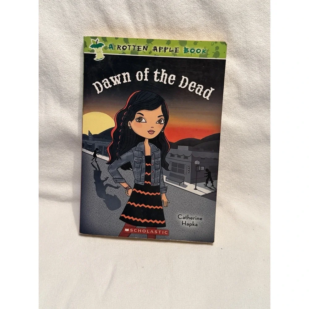 Dawn of the Dead Cathy Hapka Rotten Apple Scholastic Zombie Kids Book 2014